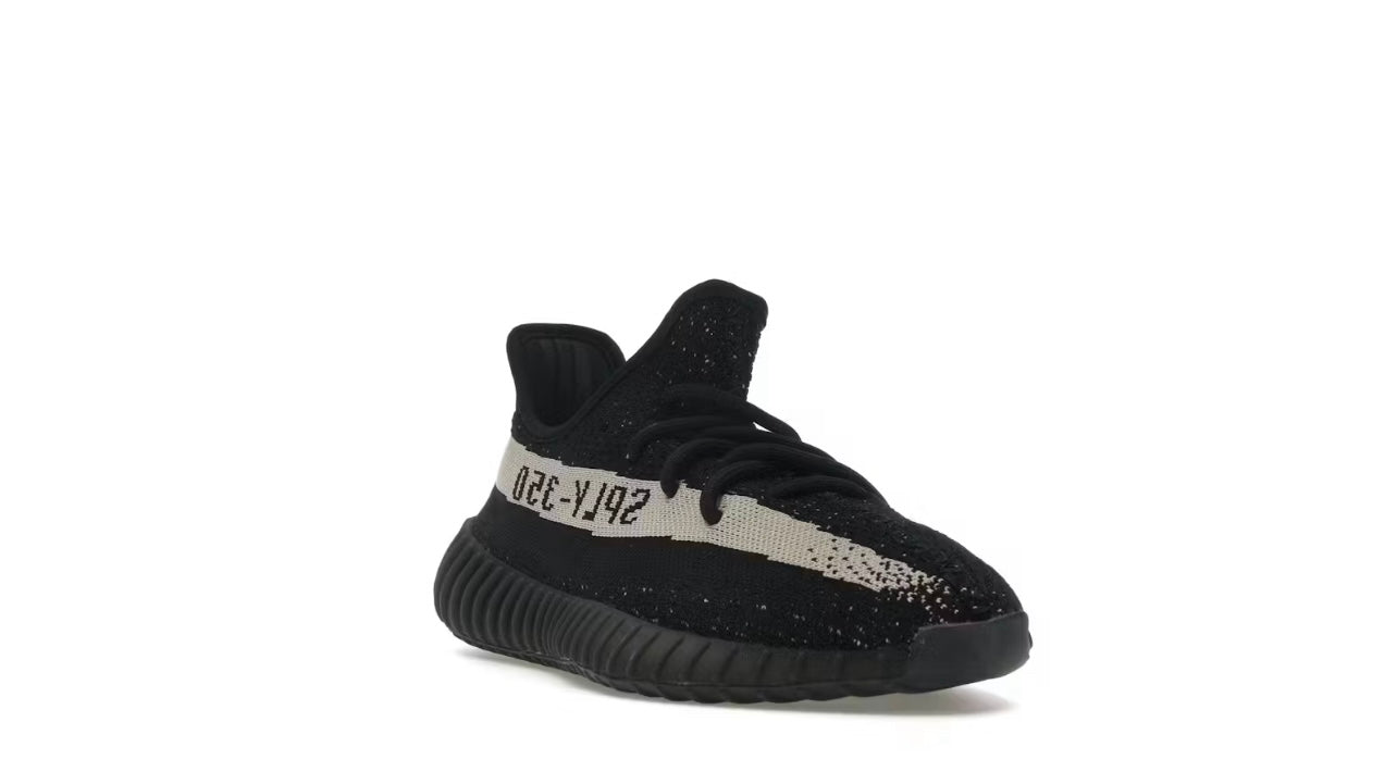 Yeezy Boost 350 V2 Core Black oreo